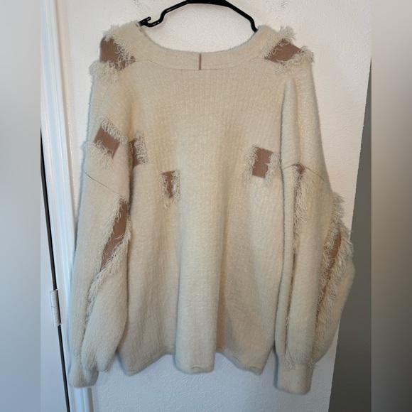 Fate Oversized Distressed Cream Button Up Sweater Womens Size Medium - Picture 7 of 9